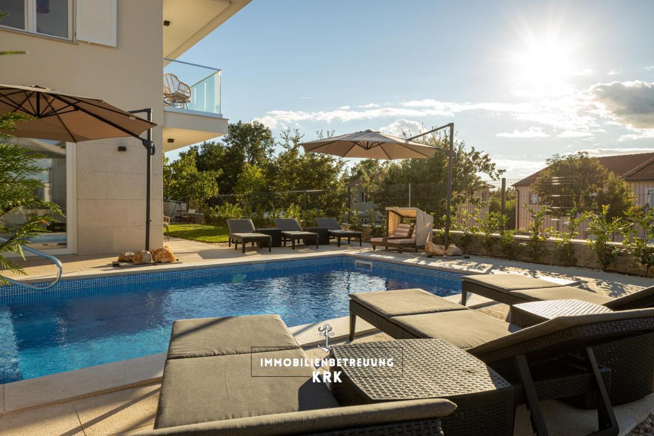 Villa Richard Малинска Екстериор снимка